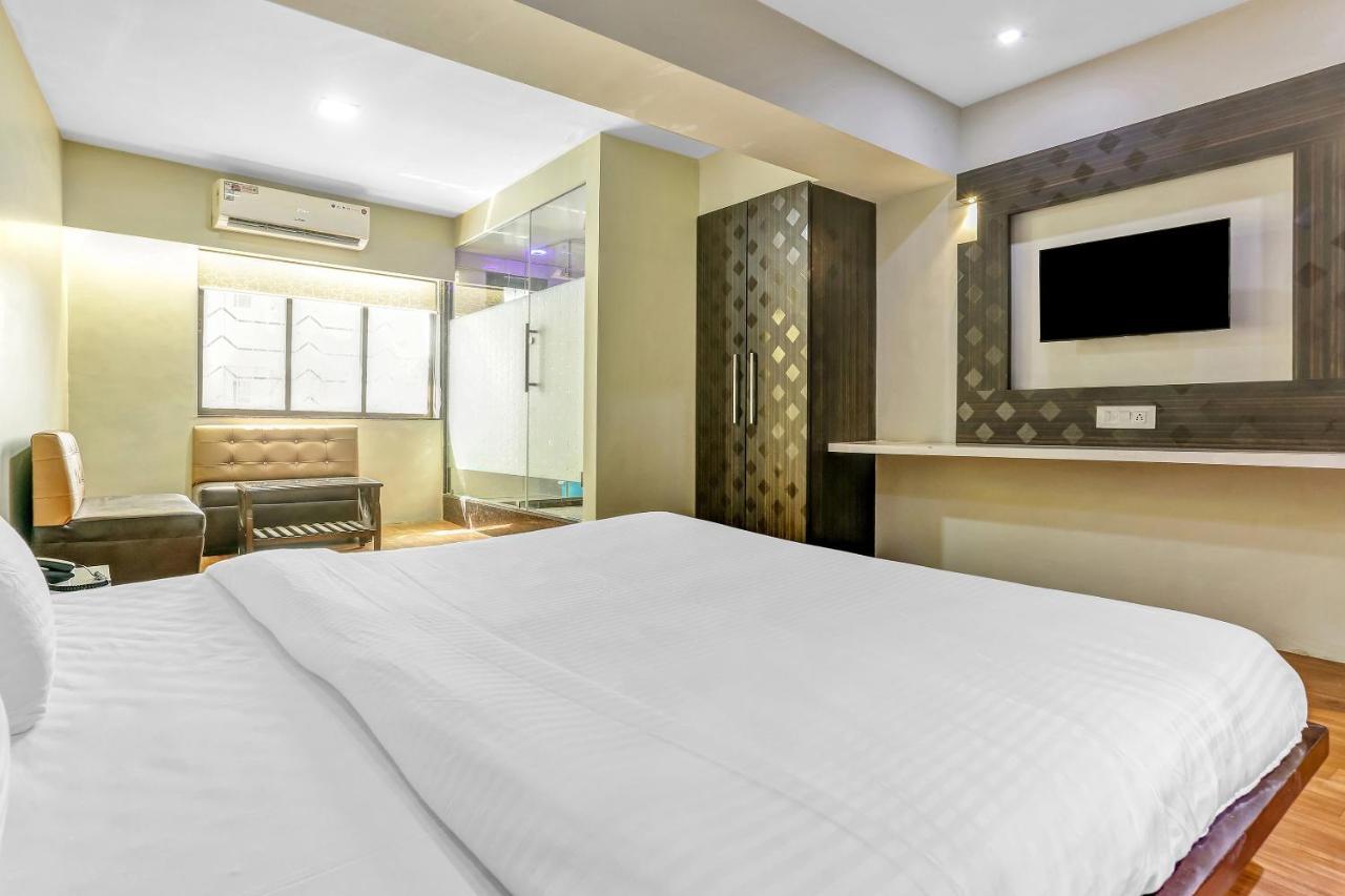 Oyo Flagship 83396 Hotel Vinyasa Residency Мумбаи Экстерьер фото