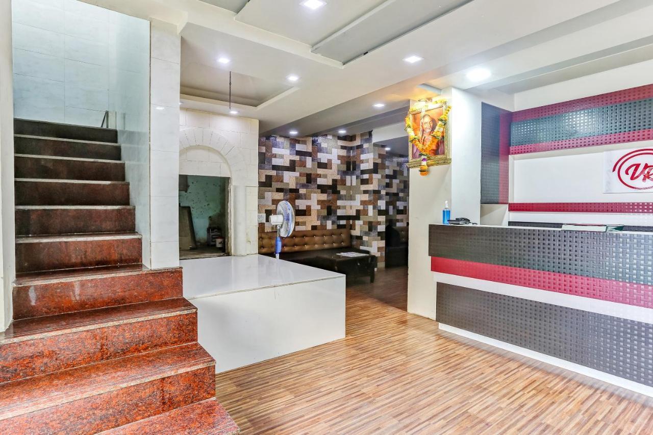Oyo Flagship 83396 Hotel Vinyasa Residency Мумбаи Экстерьер фото