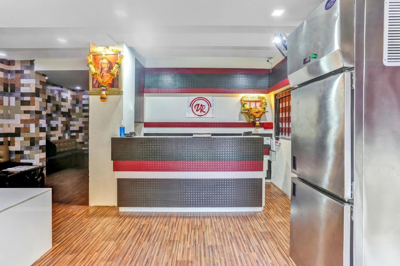 Oyo Flagship 83396 Hotel Vinyasa Residency Мумбаи Экстерьер фото
