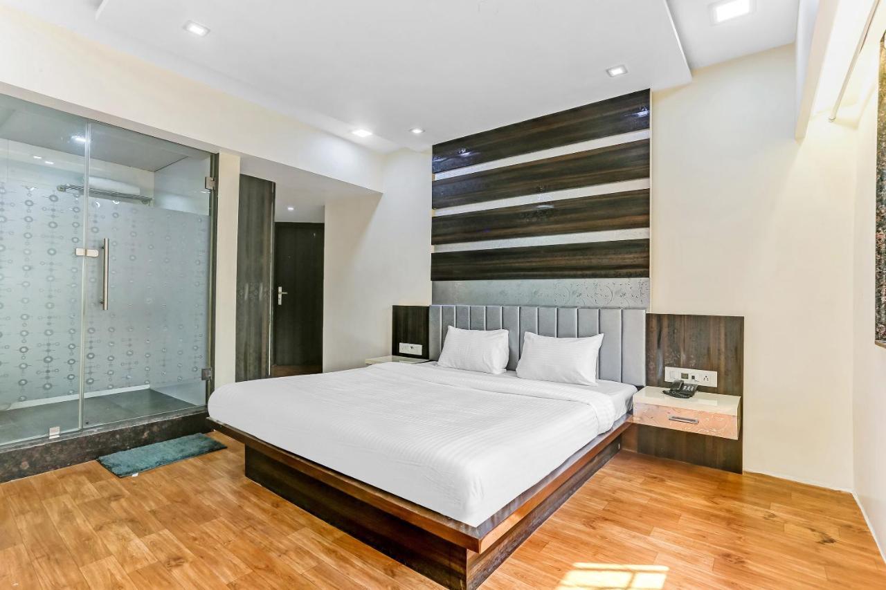 Oyo Flagship 83396 Hotel Vinyasa Residency Мумбаи Экстерьер фото